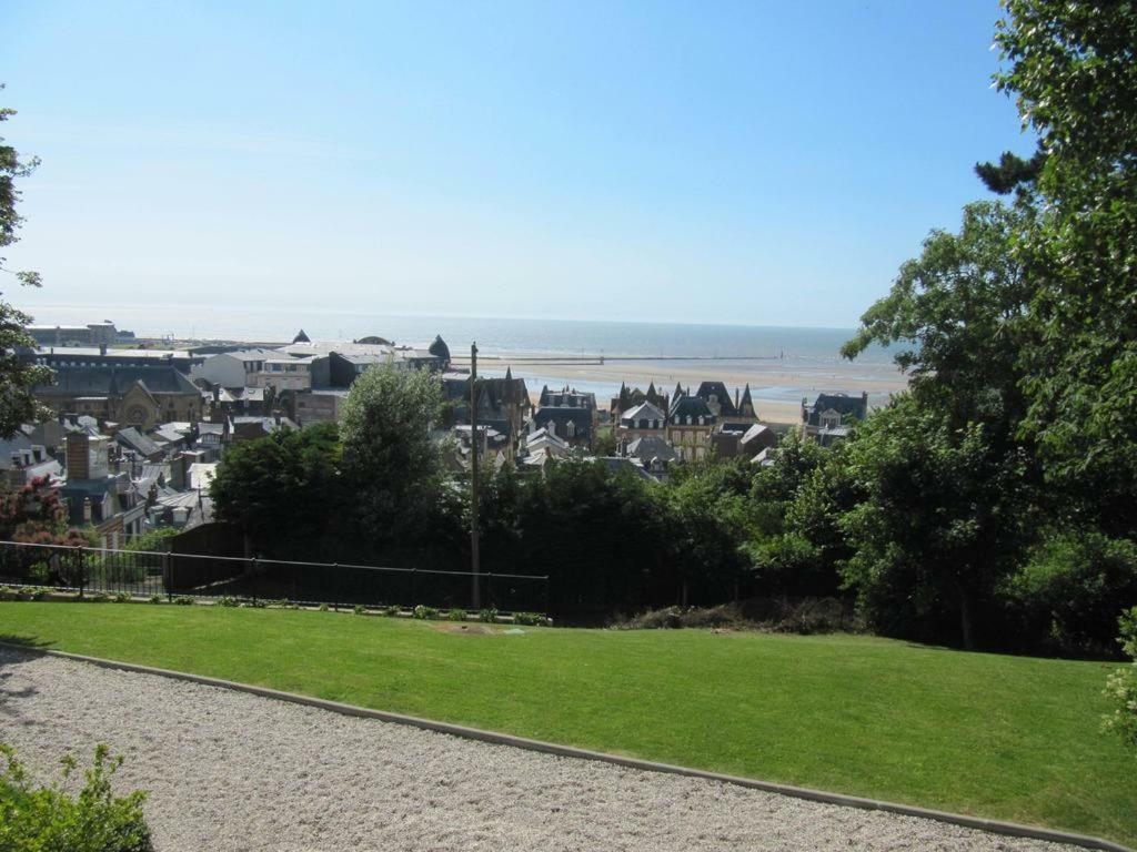 Superbe Deux pièces Vue Mer avec jardin Trouville-sur-Mer Esterno foto